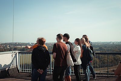 Studierende in der Platte